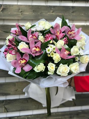 Букет цветов из: Розы и Хризантемы в Новопластуновской