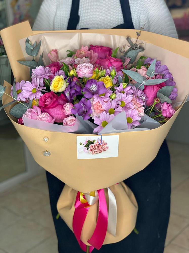 Букет цветов из: Хризантемы, Гвоздики и Альстромерии в Новопластуновской