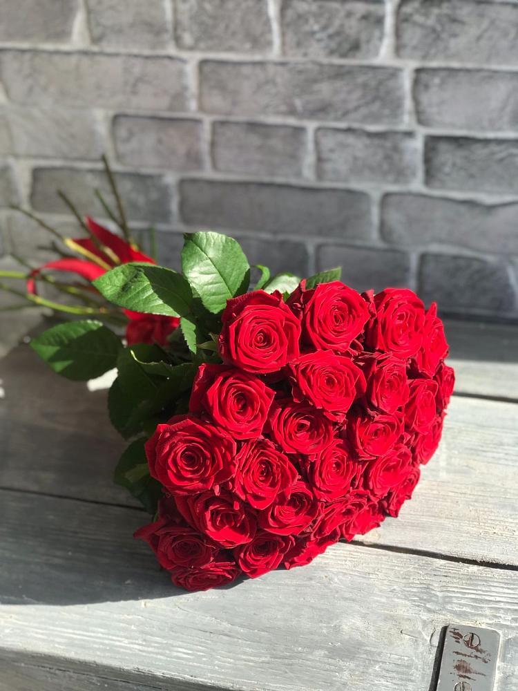 Букет Красные розы Фридом в Новопластуновской