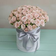 Цветочная композиция из Розы в шляпной коробке в Новопластуновской