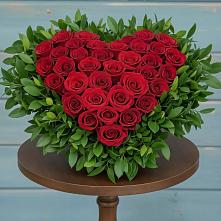 Цветочная композиция из Розы в виде сердца в Новопластуновской