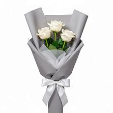 Букет 3 белые розы в Новопластуновской