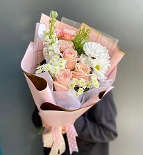 Букет цветов из:  Хризантемы и Розы в Новопластуновской