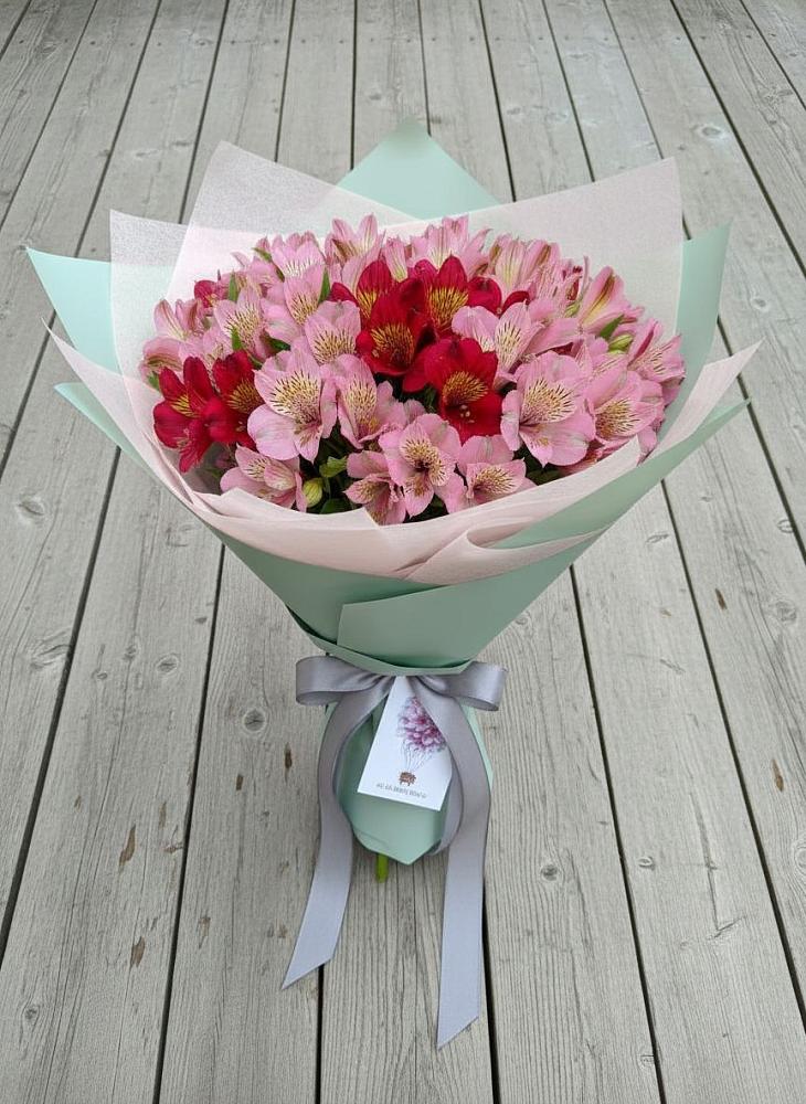 Букет цветов из: Альстромерии в Новопластуновской
