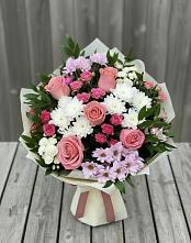 Букет цветов из:  Альстромерии, Гвоздики, Розы и Хризантемы в Новопластуновской