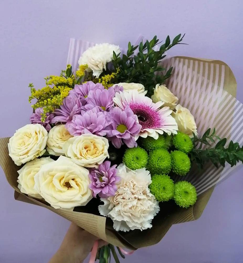 Букет цветов из: Хризантемы, Розы, Гвоздики и Герберы в Новопластуновской