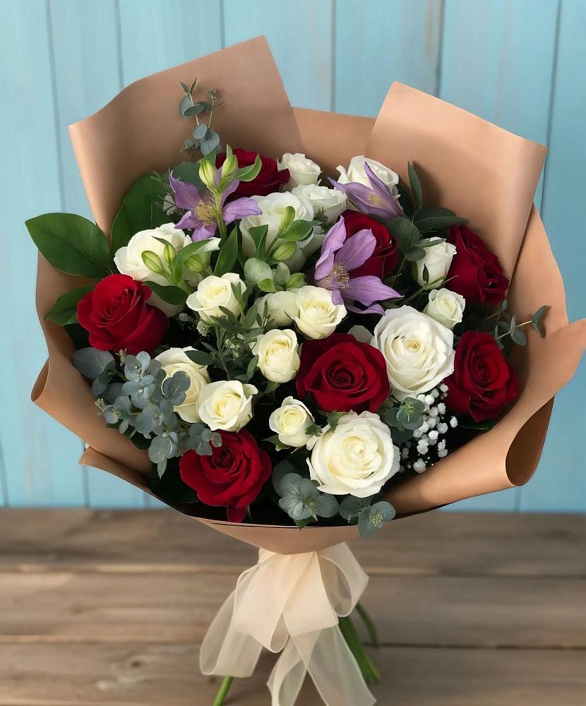 Букет цветов из: Розы и Альстромерии в Новопластуновской