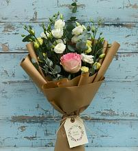 Букет цветов из:  Розы и Лизиантусы в Новопластуновской