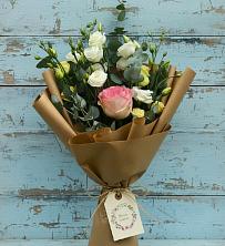 Букет цветов из:  Розы и Лизиантусы в Новопластуновской