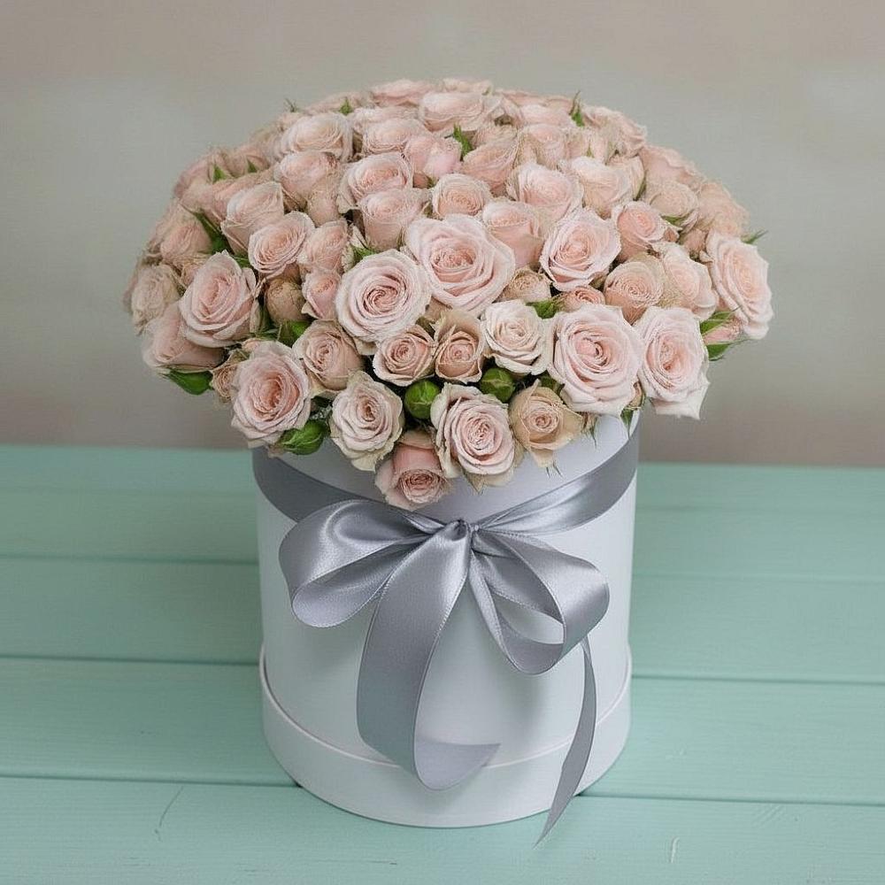 Цветочная композиция из Розы в шляпной коробке в Новопластуновской