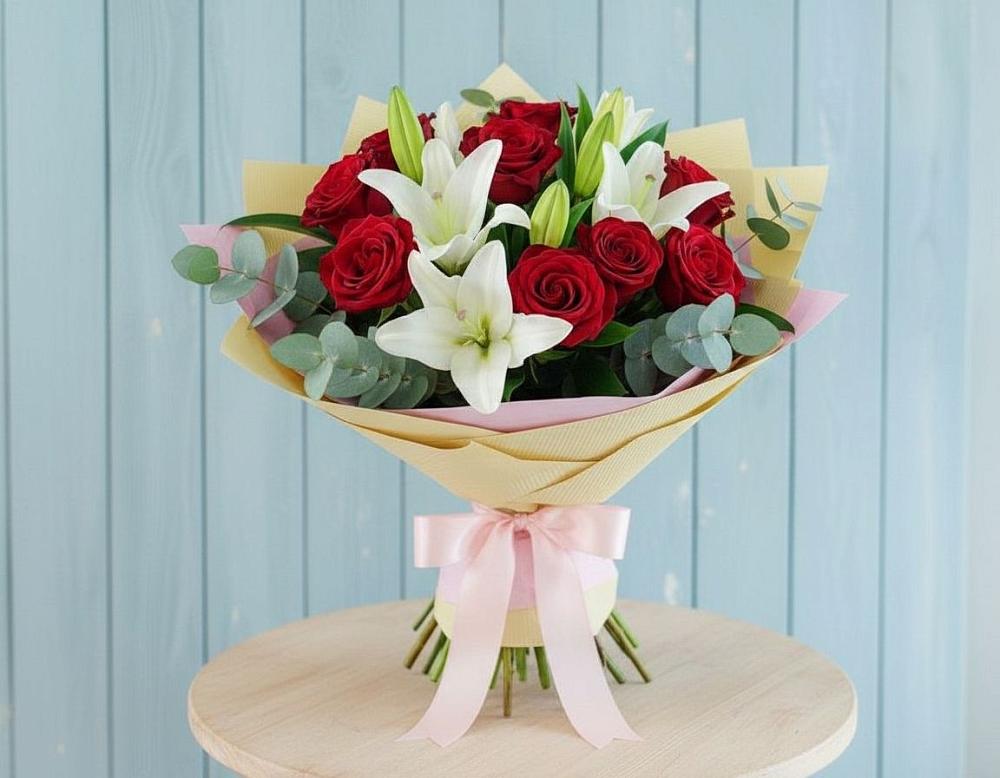 Букет цветов из: Лилии и Розы в Новопластуновской